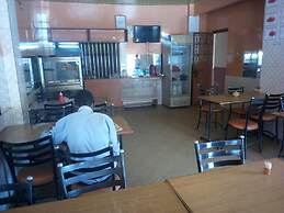 Pivot Restaurant And Lodge