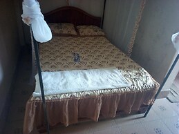 Pivot Restaurant And Lodge