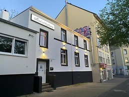 Shivas City Aparthotel