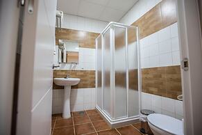 Hotel Carlos V by Viverestays