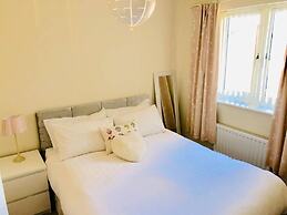 Waterside Lodge with Canal Views