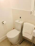 Waterside Lodge with Canal Views