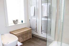 Menston Manor - Stunning Location