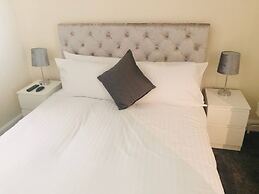 Canal Waterfront Townhouse