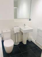 Canal Waterfront Townhouse