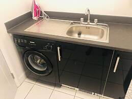 Canal Waterfront Townhouse