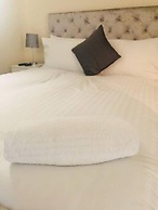 Canal Waterfront Townhouse