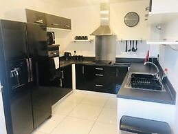 Canal Waterfront Townhouse