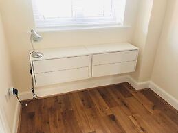 Canal Waterfront Townhouse