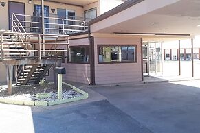 OYO Hotel Kings at Clovis