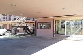 OYO Hotel Kings at Clovis