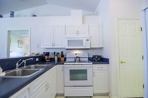 Gorgeous Vacation Ciska 3 Bedroom Home by RedAwning