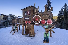 Founders - 4374 2 Bedroom Condo by RedAwning