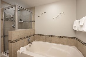 Founders - 4374 2 Bedroom Condo by RedAwning