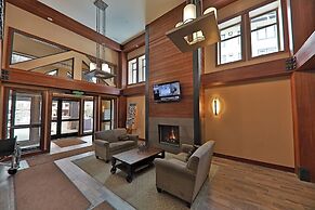 Founders - 4374 2 Bedroom Condo by RedAwning