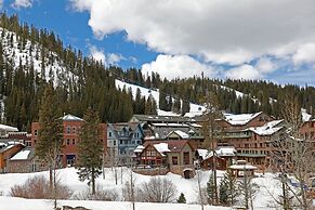 Founders - 4374 2 Bedroom Condo by RedAwning