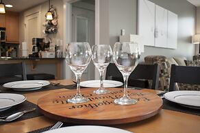 Founders - 4374 2 Bedroom Condo by RedAwning