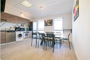 Airport 3 Room Apartment