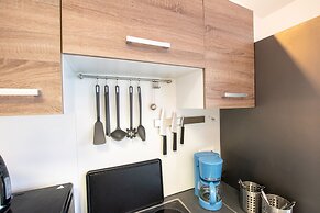 Airport 3 Room Apartment