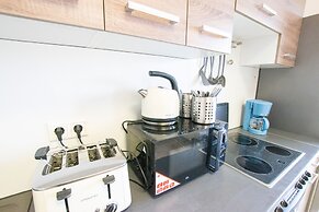 Airport 3 Room Apartment