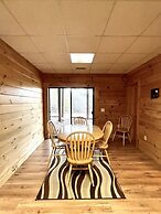 A true log cabin with 360 degree mountain views - Pet and Motorcycle f