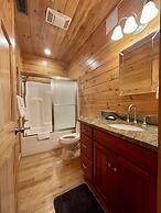 A true log cabin with 360 degree mountain views - Pet and Motorcycle f