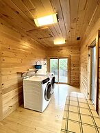 A true log cabin with 360 degree mountain views - Pet and Motorcycle f
