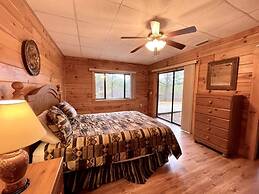A true log cabin with 360 degree mountain views - Pet and Motorcycle f