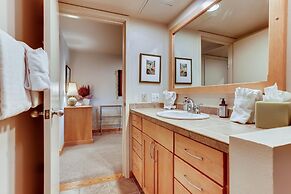 Renovated Studio- Kids Ski Free & On Shuttle Route! Studio Bedroom Con