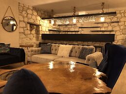 Begonvil Butik Otel by Aliki Alacati