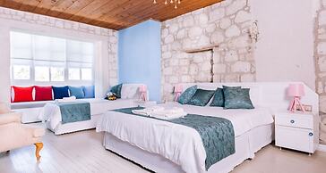 Begonvil Butik Otel by Aliki Alacati