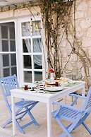 Begonvil Butik Otel by Aliki Alacati