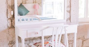 Begonvil Butik Otel by Aliki Alacati