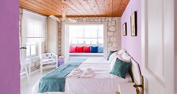 Begonvil Butik Otel by Aliki Alacati