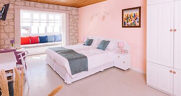 Begonvil Butik Otel by Aliki Alacati