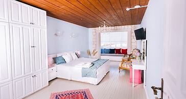 Begonvil Butik Otel by Aliki Alacati