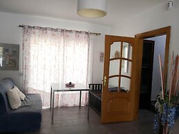 Villa con gran piscina en zona residencial