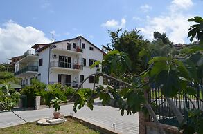 Lucky House e Il Mare in Mansarda