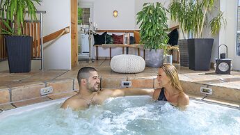 Treetop Spa Hangout & Hotel