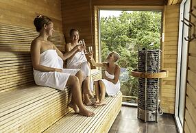 Treetop Spa Hangout & Hotel