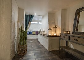 Treetop Spa Hangout & Hotel