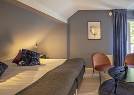 Treetop Spa Hangout & Hotel