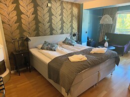 Treetop Spa Hangout & Hotel