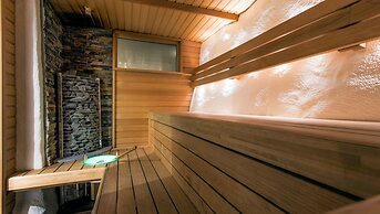Treetop Spa Hangout & Hotel