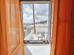 Charming Traditional 1-bed House in Rhodes