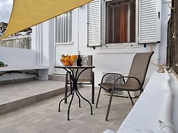 Charming Traditional 1-bed House in Rhodes