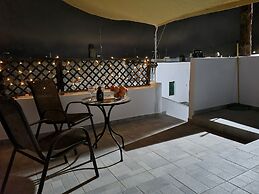 Charming Traditional 1-bed House in Rhodes