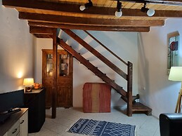 Charming Traditional 1-bed House in Rhodes