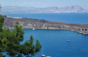 Charming Traditional 1-bed House in Rhodes