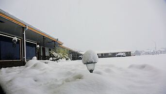 Raine Motel